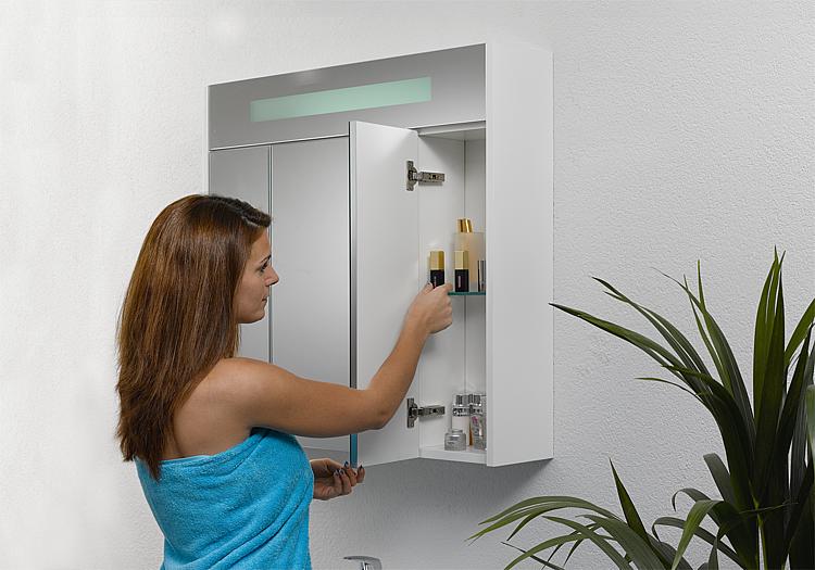 Spiegelschrank mit beleuchteter LED-Zierblende, 1050 mm Breite