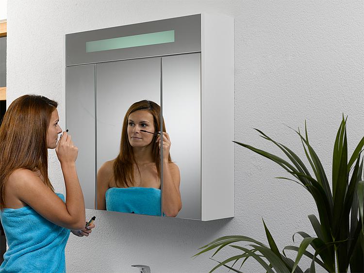 Spiegelschrank mit beleuchteter LED-Zierblende, 1050 mm Breite