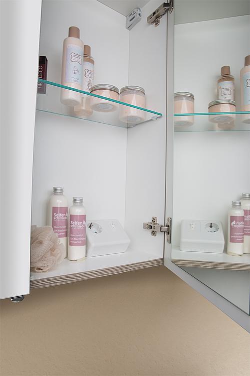 Spiegelschrank Helestra mit LED-Beleuchtung