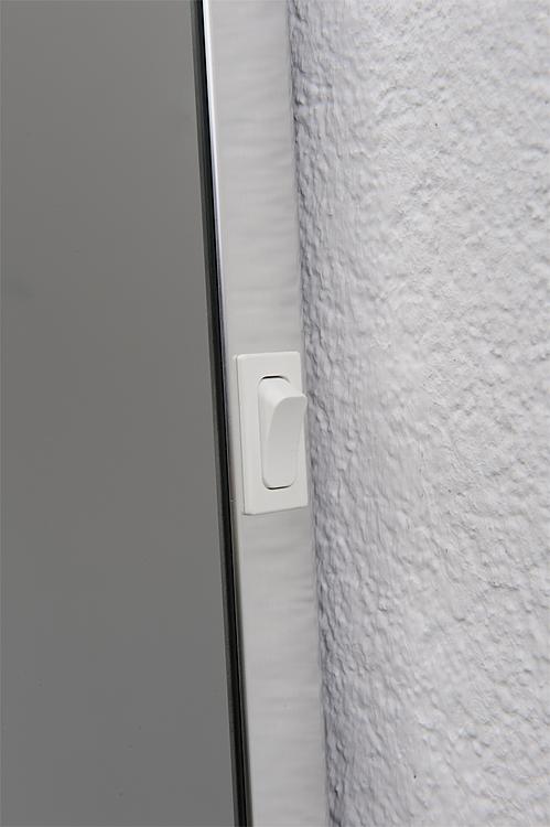 Spiegel Helenna mit beleuchteter Zierblende, 900 mm Breite