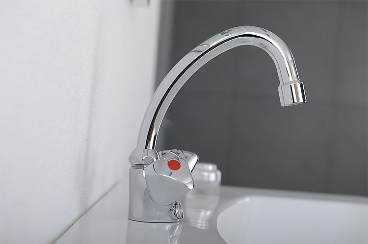 Waschtischmischer Heletou, hohe Ausführung, schwenkbar, Niederdruck